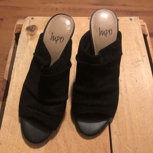 Womens size 7 M Impo heels